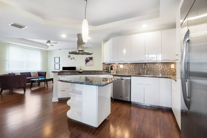 EXTRAORDINARYBeach Resort, location, amenities BIG gallery image 5