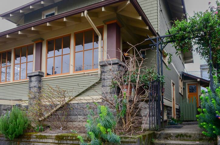 ❤ Vintage Jewel in Historic Mississippi! gallery image 3