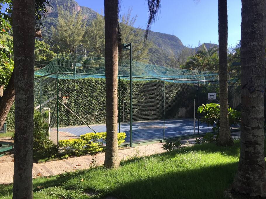 QUADRA DE TÊNIS