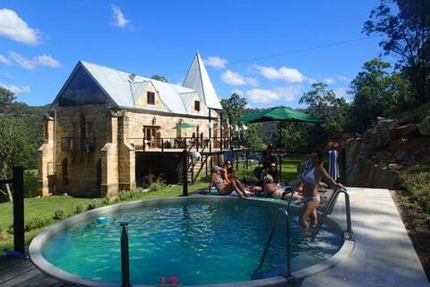 ST JOSEPHS GUESTHOUSE  ST ALBANS  PET FRIENDLY