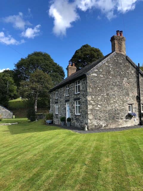 Delightful  farmhouse within the Tanat valley