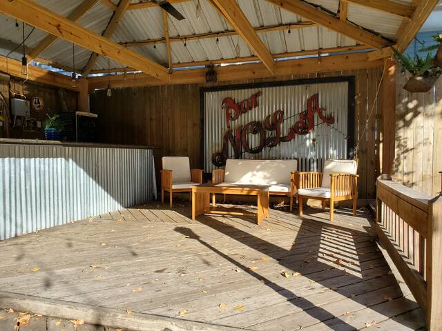 Macarty House: 8 Bedroom Resort with Pool! gallery image 4