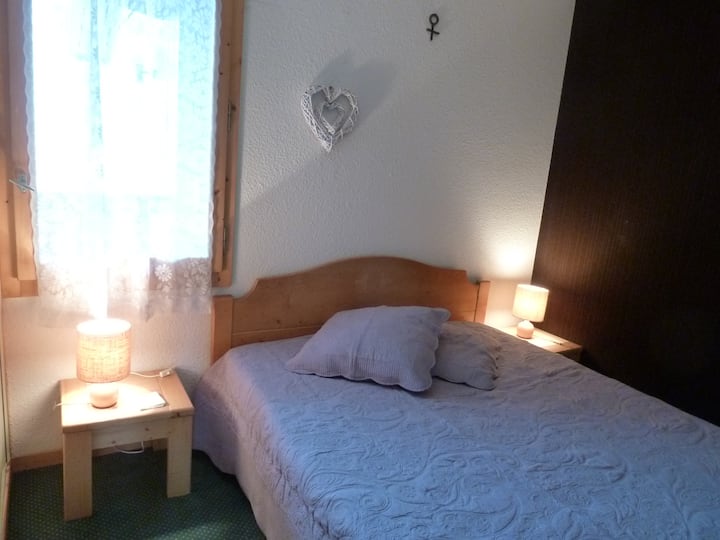 Habitación doble en la parte inferior (cama de 160 x 190)