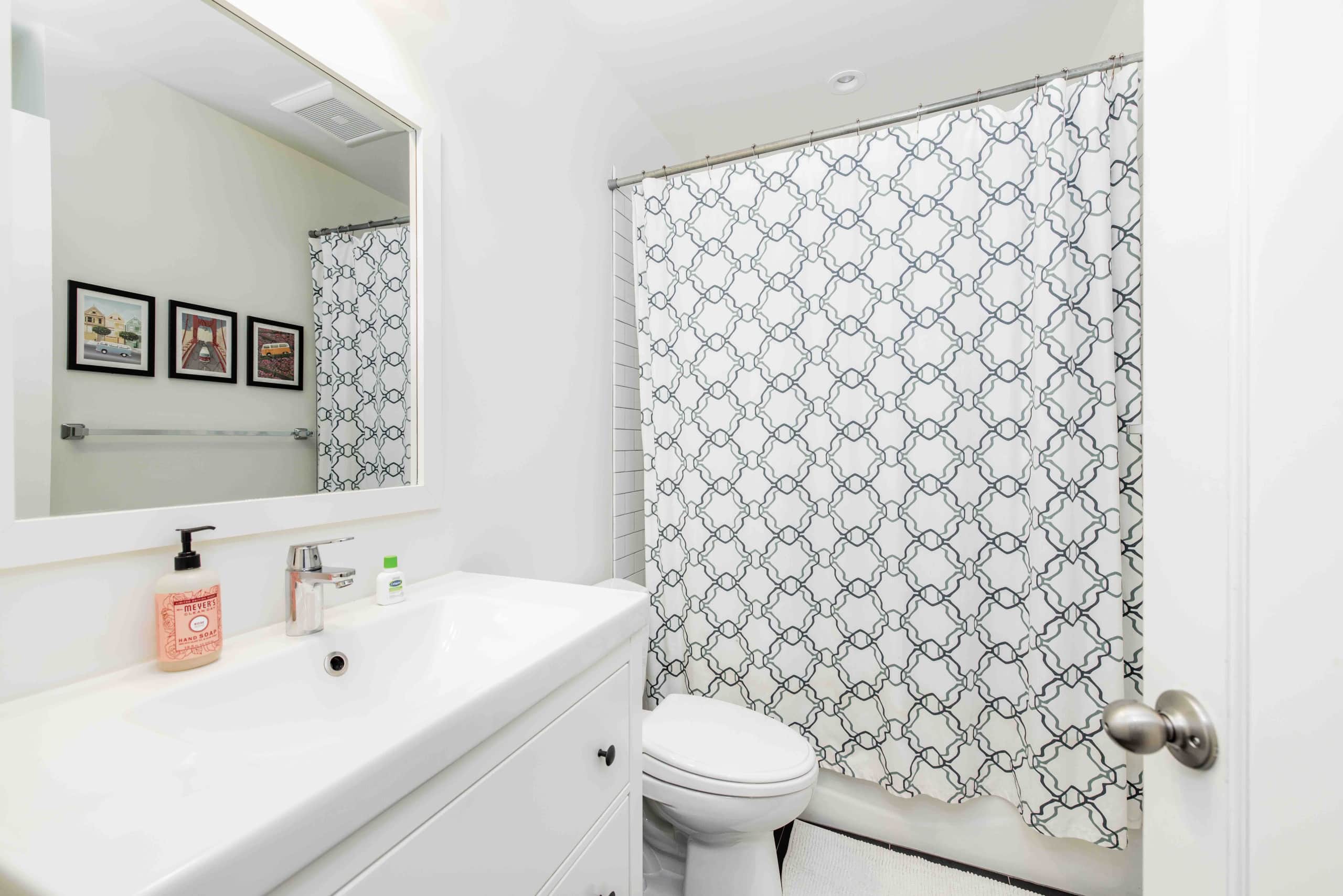 Home in San Francisco · ★4.99 · 5 bedrooms · 6 beds · 4.5 baths - Image 32