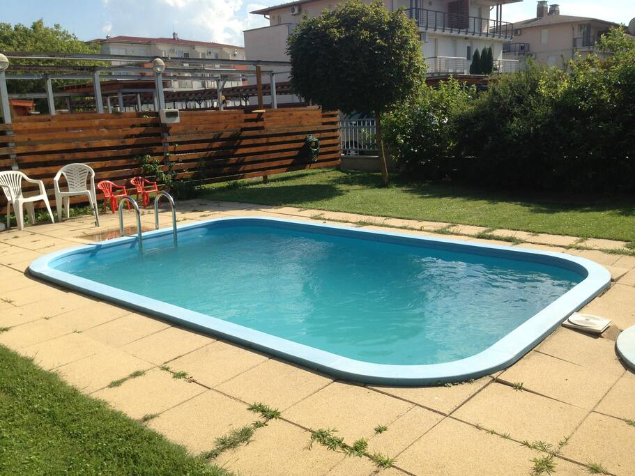 Swimming pool