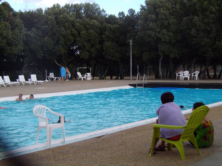piscine ouverte fin juin à fin aout