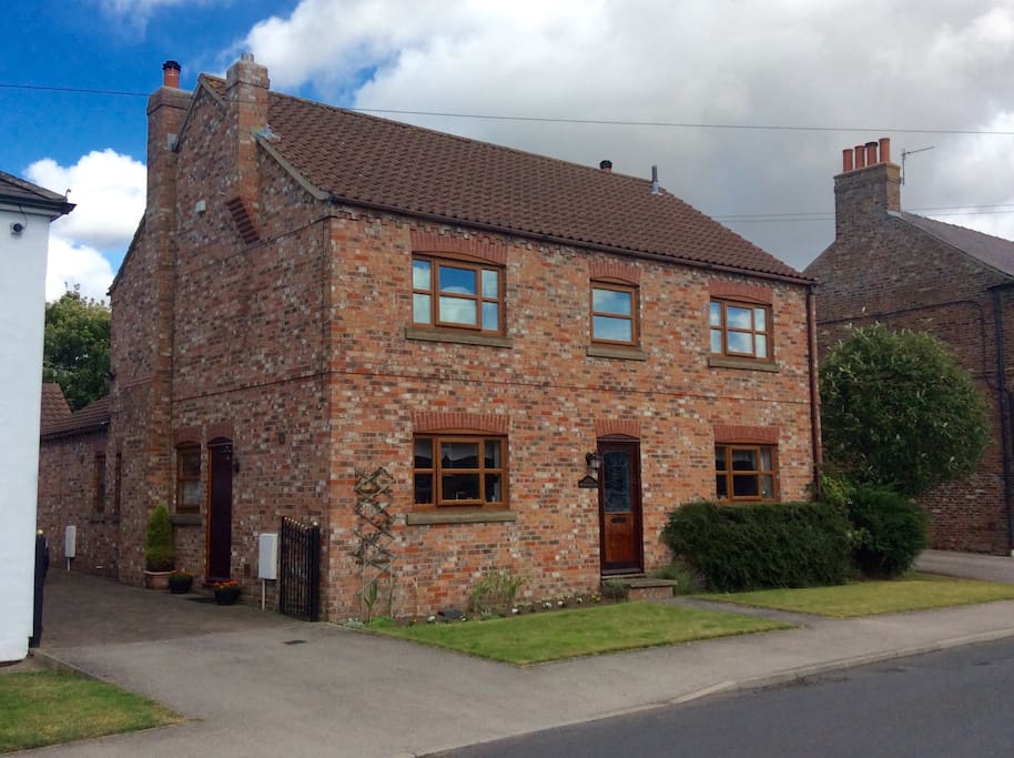 The Front of The Old Fold Yard with access to a private drive