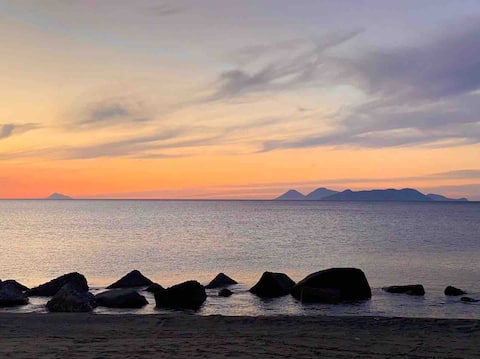 99 Views of the Canal