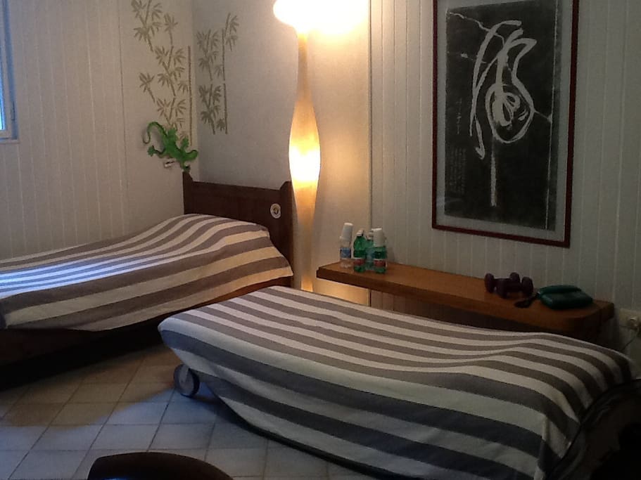The basement room with 2 beds