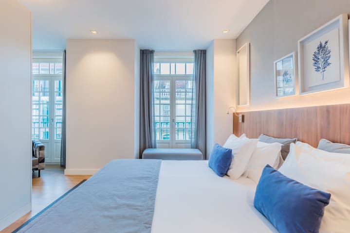 Augusta Residence 2 bed Juliette Balcony Great Views