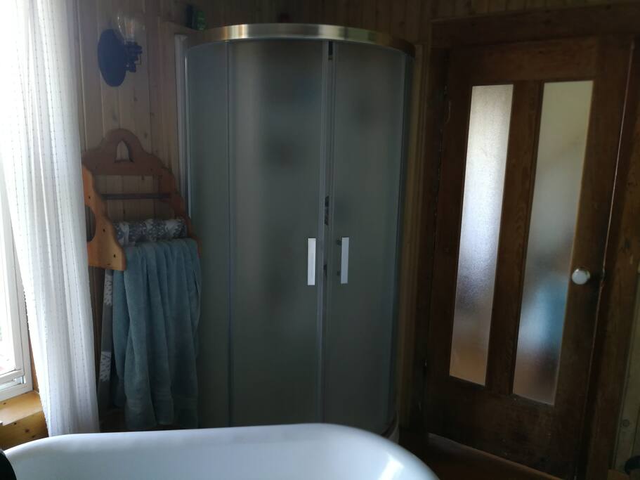 Shower available to guests