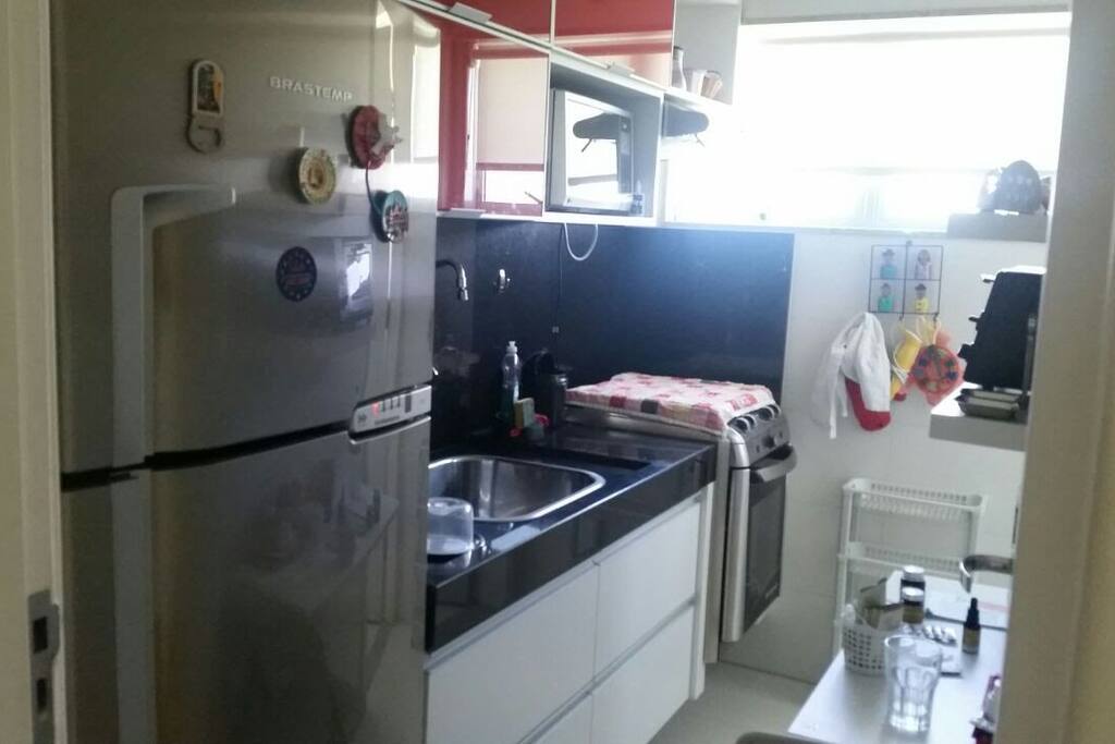 Cozinha - Geladeira e Micro-Ondas - forninho elétrico