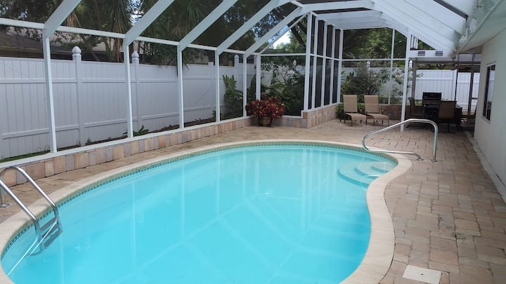 Your Home Away From Home And Paradise In The Sun ! - Tarpon Springs