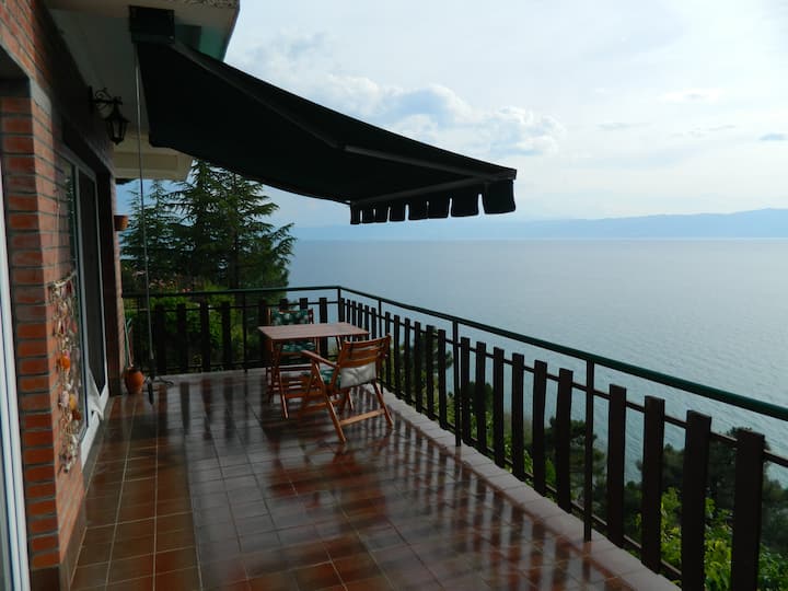 Cozy apartment with stunning view