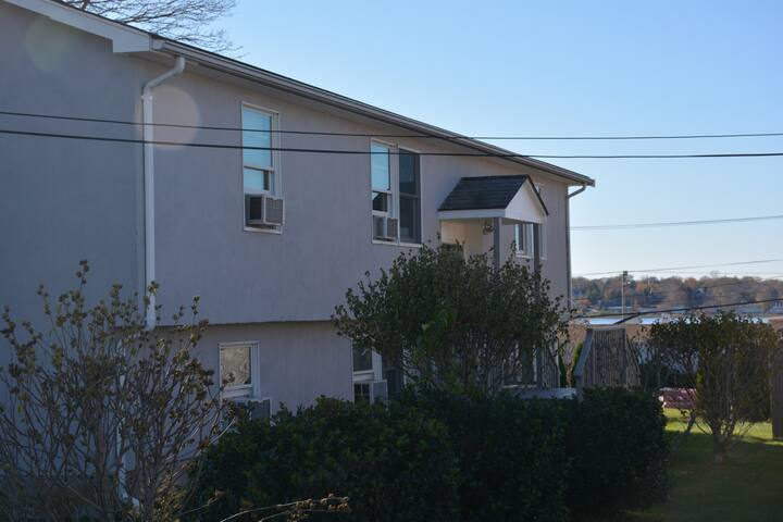 Sea Breeze Inn guest house. Walk to Beach gallery image 2