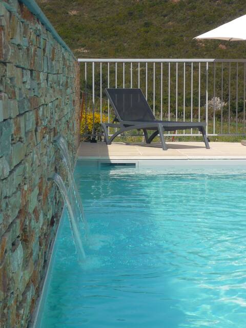 2 bedroom apartment wifi heated pool 4 people