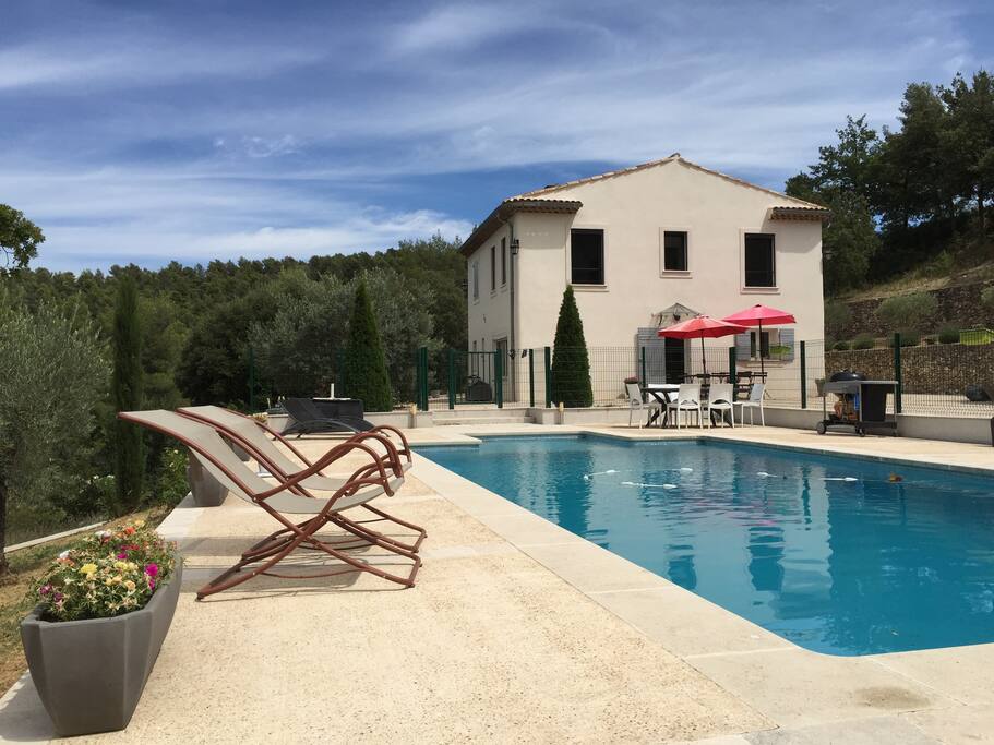 Villa 200 m  meubl  piscine Villas  louer   Meyreuil 