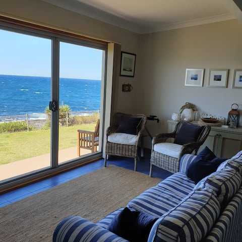 Popular Airbnb listing: Above the Sea. Stunning view from Penguin Head. in Culburra Beach