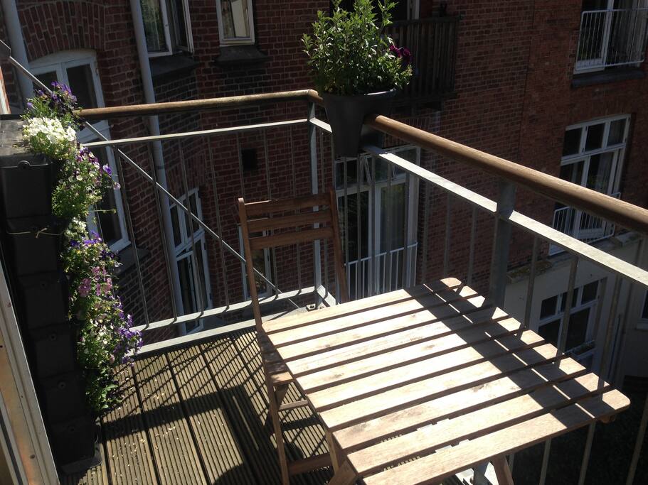Cozy balcony with lots of sun from 11 am to 7 pm