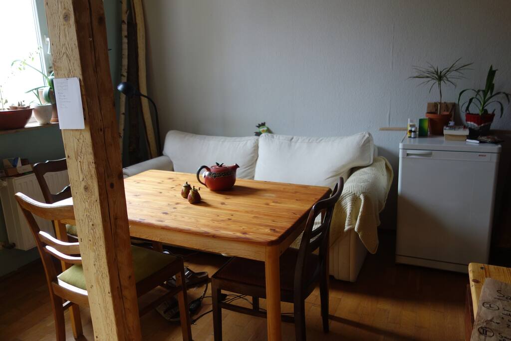 Esstisch mit Couch