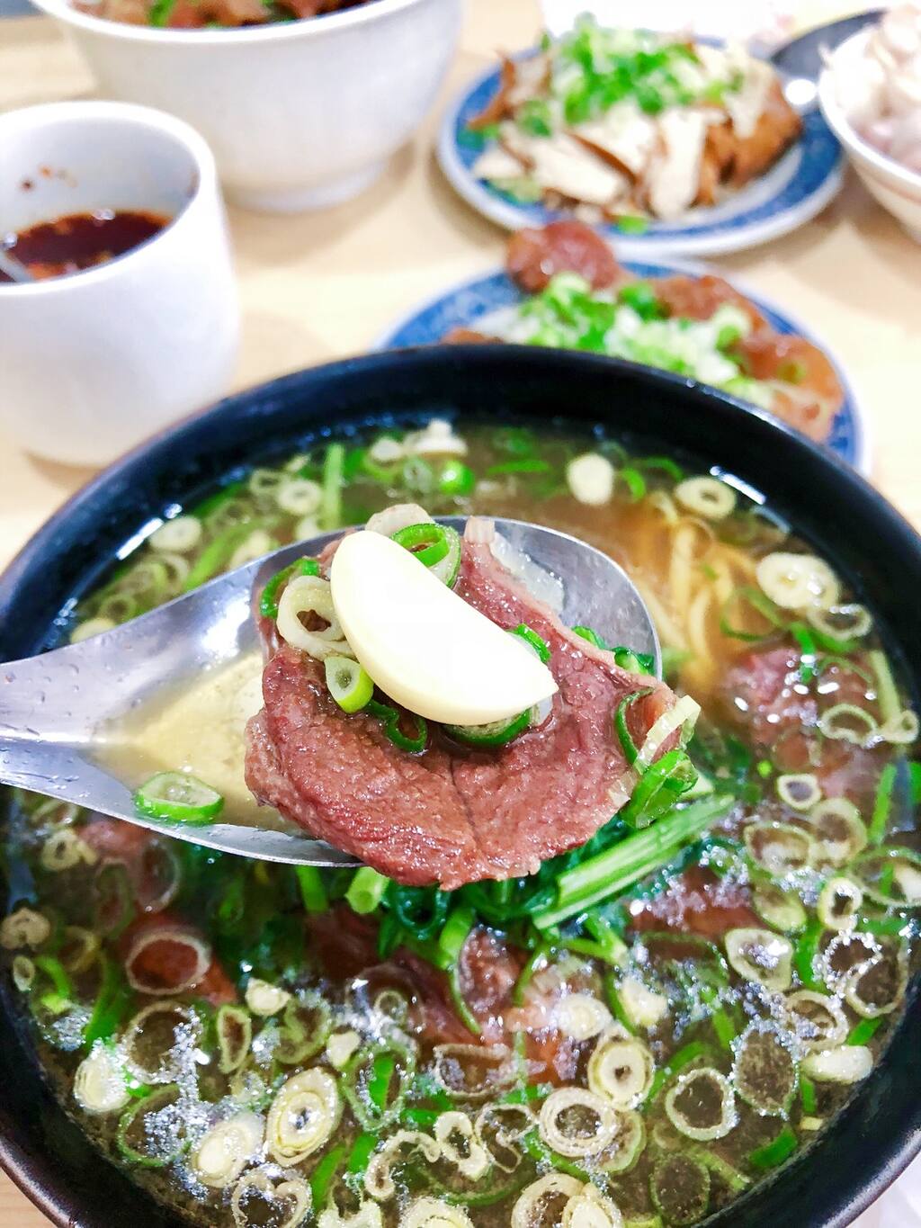 台北清炖牛肉面的扛把子 还是最跩又管最多的牛肉面老板 台北旅游攻略 尽在airbnb爱彼迎 台北清炖牛肉面的扛把子 还是最跩又管最多的牛肉面老板 台北旅游攻略 尽在airbnb爱彼迎