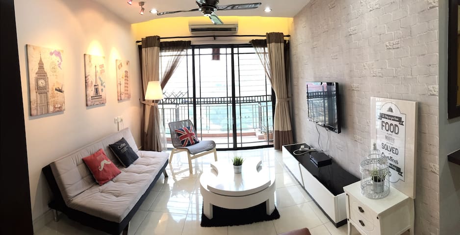 5min walk to MRT1,Luxury Stay 3rooms near OneUtama
