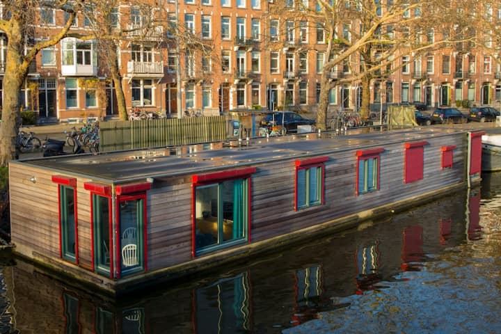 Great Houseboat in Amsterdam Centrum