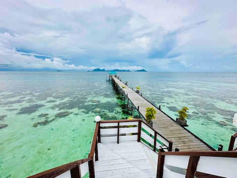 Maglami Waterhouse (Oceanview room 2 to 3 person)