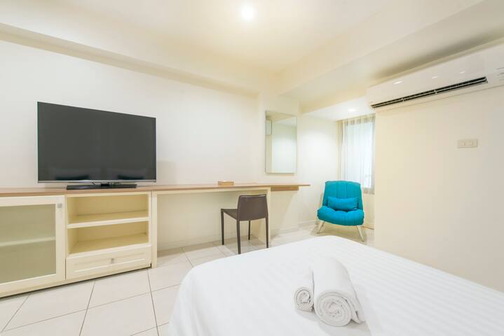 Modern room – BTS Victory Monument & King Power gallery image 3