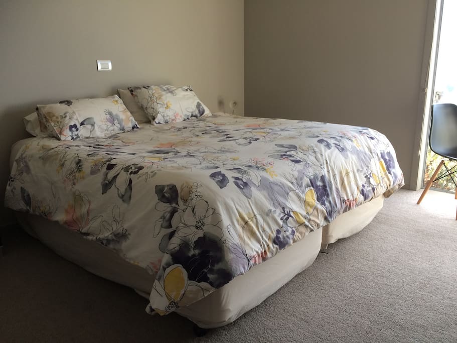 King size bed configuration