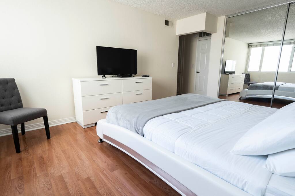 Master bedroom - King bed with private bathroom