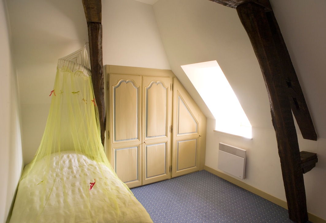 غرفة النوم رقم1 (شخص واحد) في الطابق الثاني (بالإضافة إلى سرير أطفال)