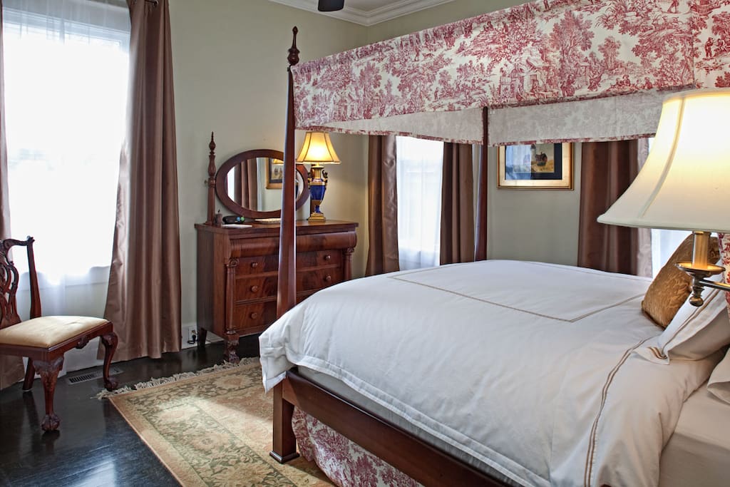 Queen Bedroom