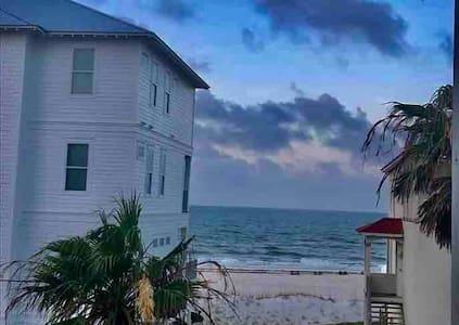 No shoes, No shirt,No problem! Gulfview. SeaScape.