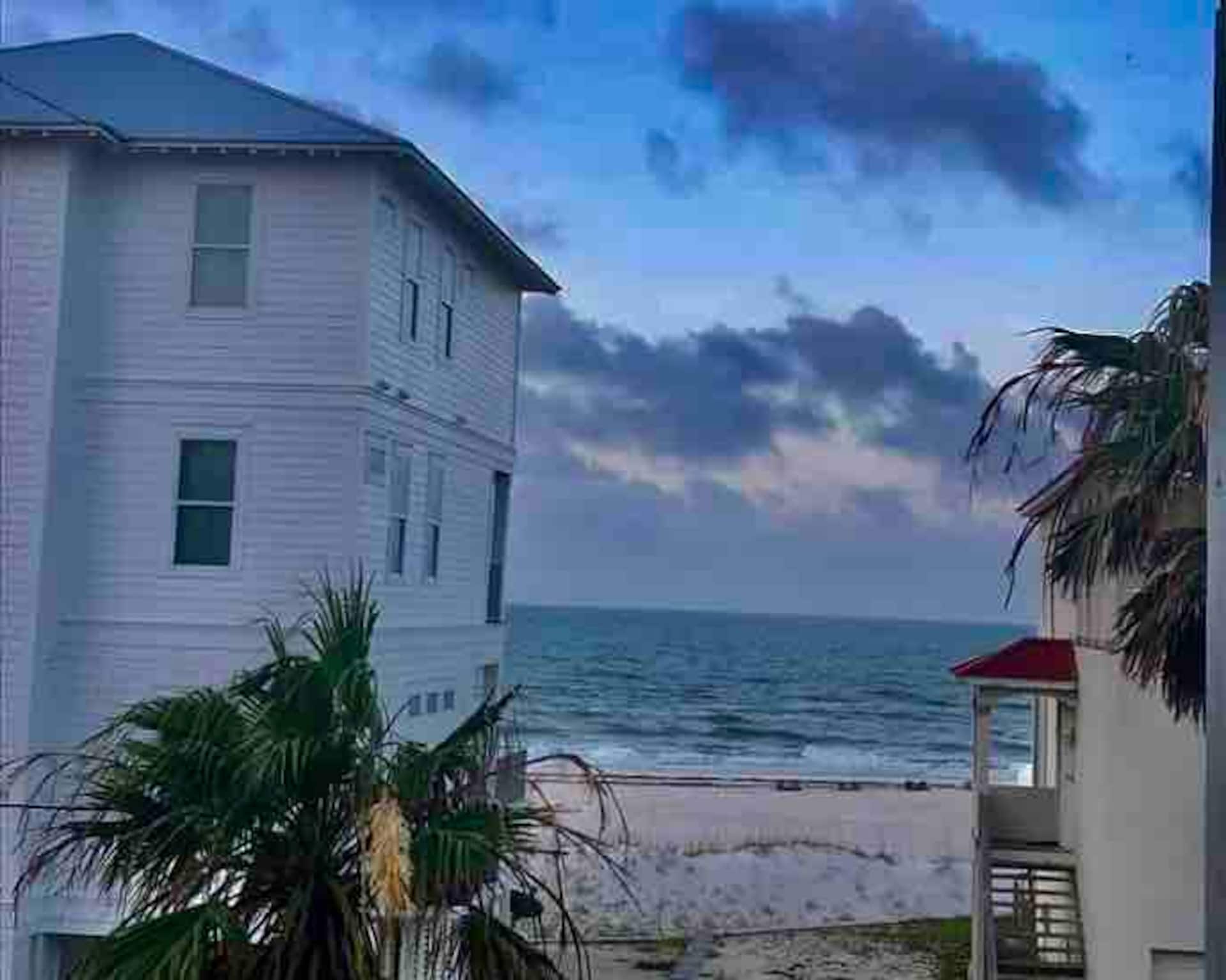 No shoes, No shirt,No problem! Gulfview. SeaScape.