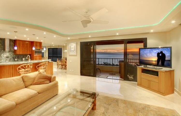 Kaanapali Alii Ocean Front Condo gallery image 3