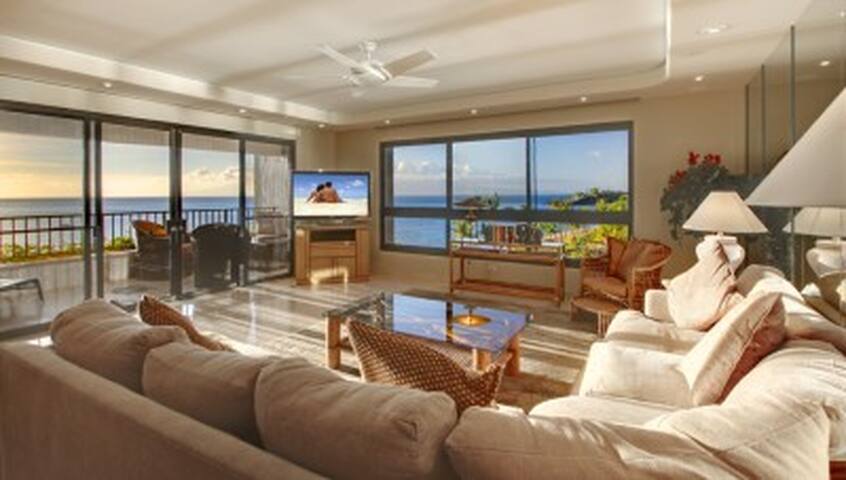 Kaanapali Alii Ocean Front Condo gallery image 2