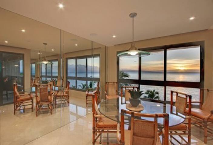 Kaanapali Alii Ocean Front Condo gallery image 4