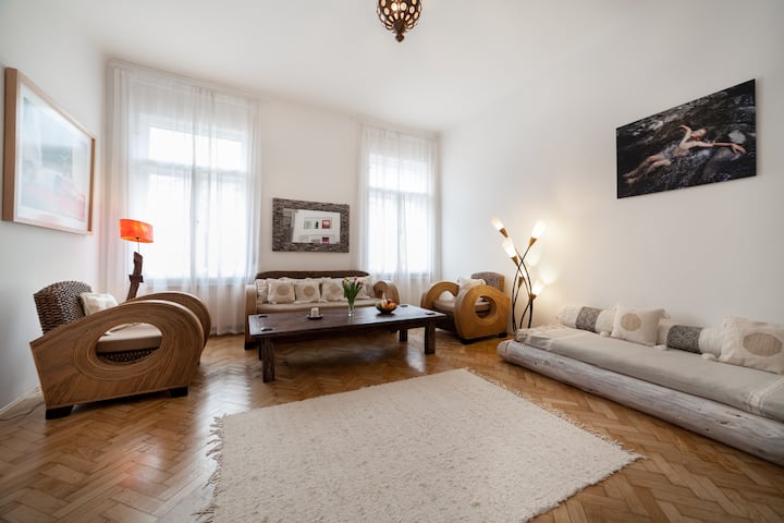 Exotic Luxury Home In The Center - Budapest