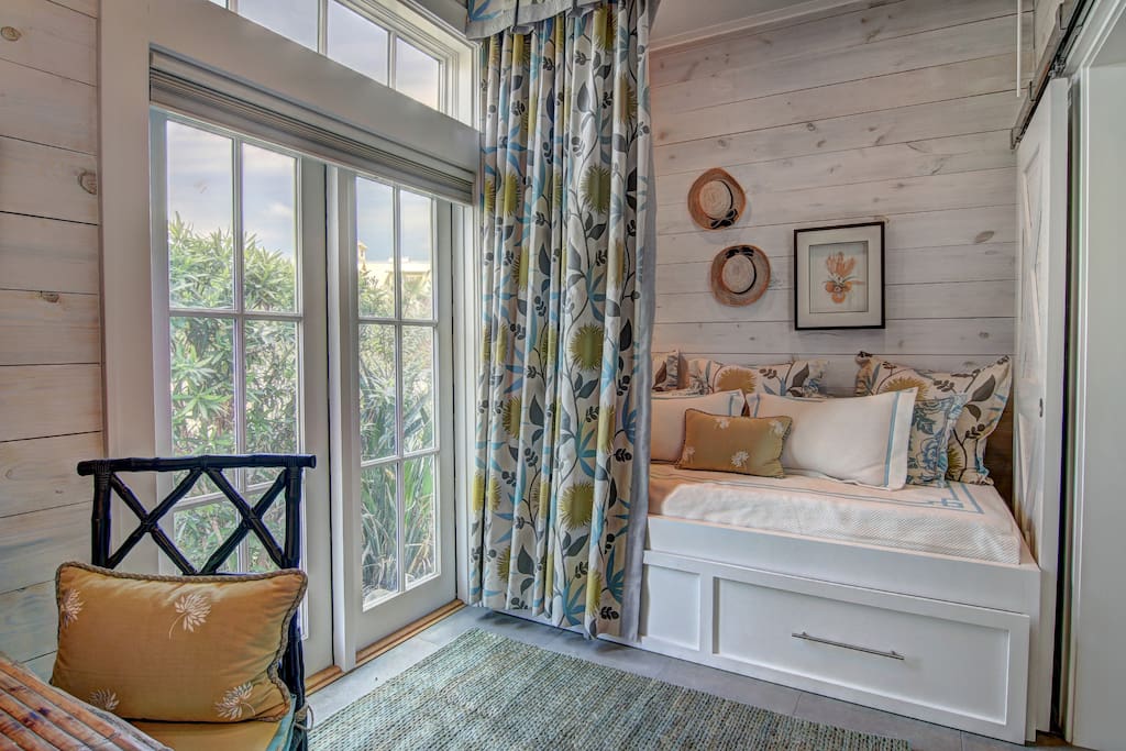 Great Escape 195 BE-Bonus Room