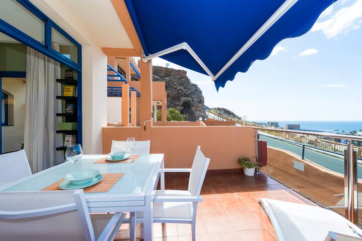 Modern and quite apartment with sea views
