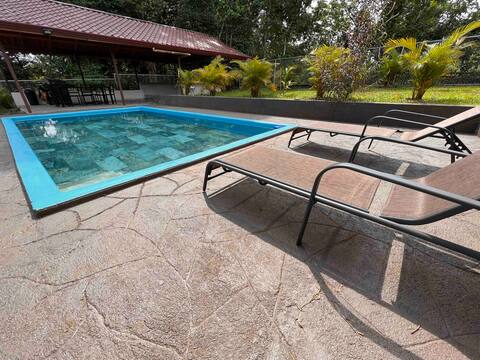 Vacation home - Pool- 100Mg Internet