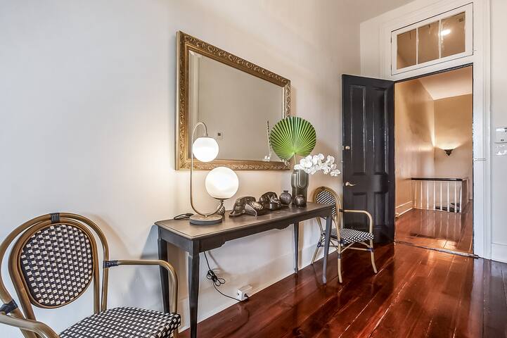 Casabianca: Elegant Flat in Historic Magazine Row gallery image 5