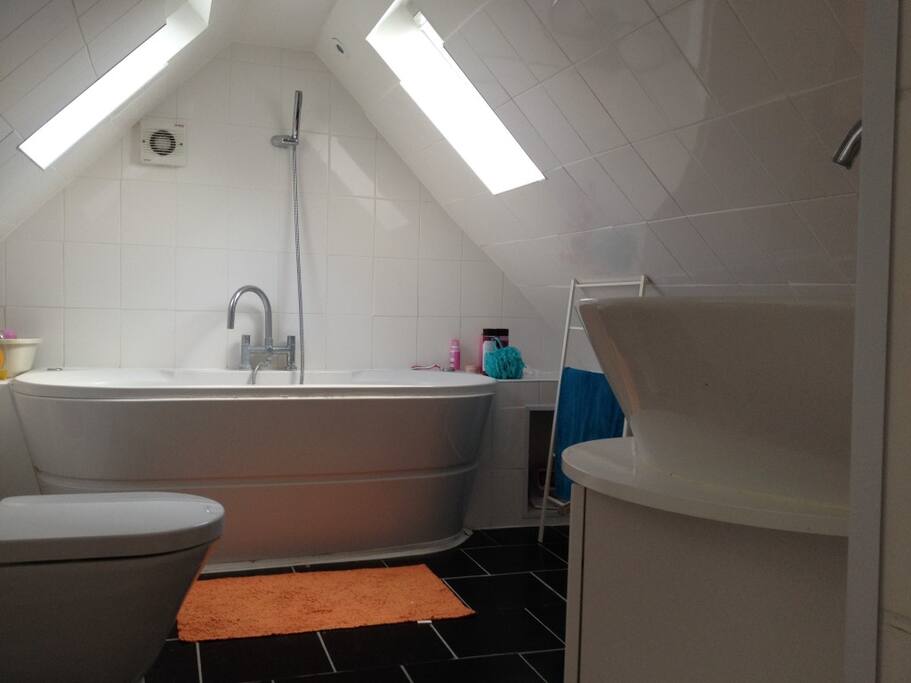 Nice bathroom