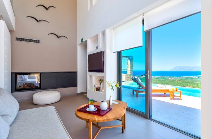 Luxury 2 bedroom villa with private infinity pool gallery image 5