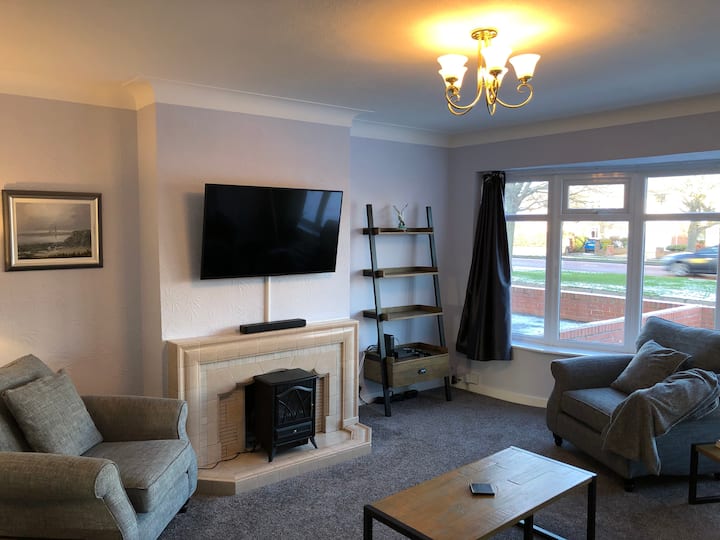Coastal Retreat In Tynemouth – 3-bedroom Home - Tynemouth Priory and Castle