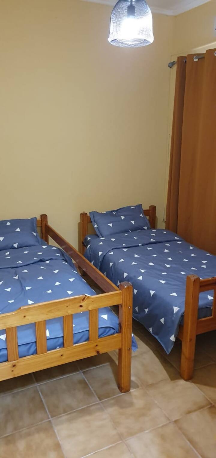 Стая с 2 единични легла