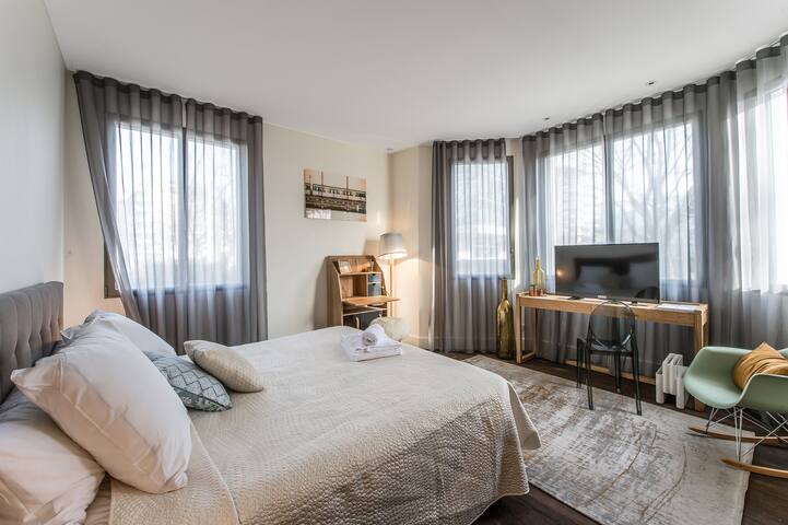 Vaugelas bedroom-Hotel Si Particulier