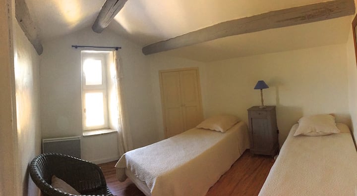 חדר שינה 2 בקומה השנייה