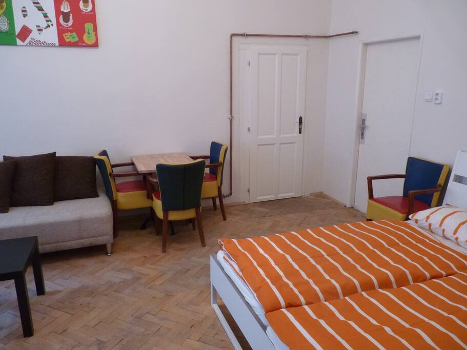 Double bed with sitting area